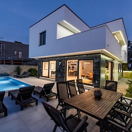 Lisa - Heated Pool, - Zadar Villa